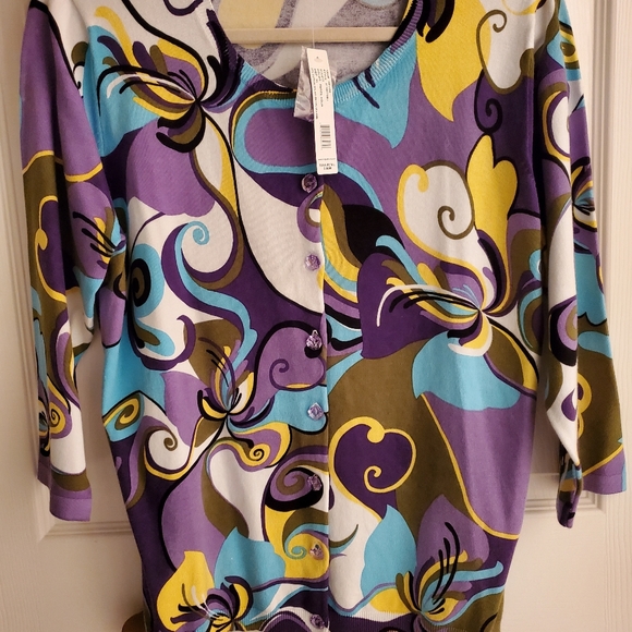 Sweater, New with tags - Picture 1 of 3